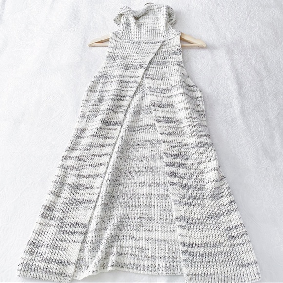 Sun & Shadow Parted Back Knit Sweater - Picture 3 of 8